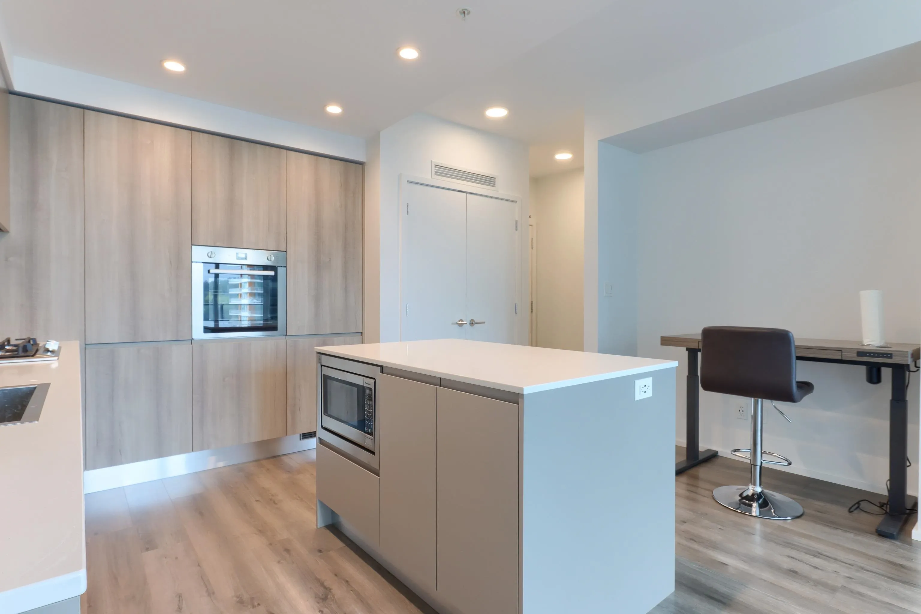 2304 3809 Evergreen Place