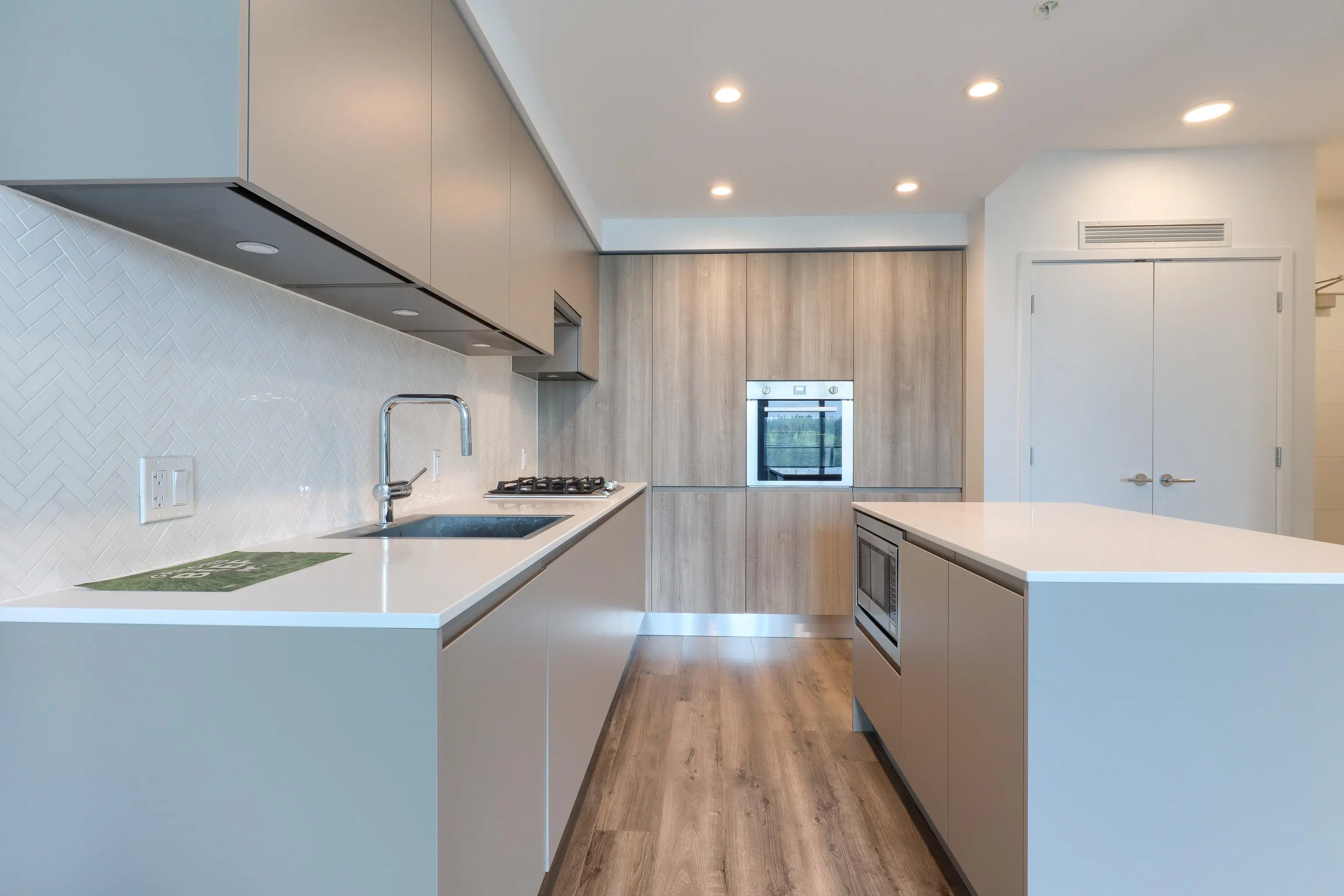 2304 3809 Evergreen Place