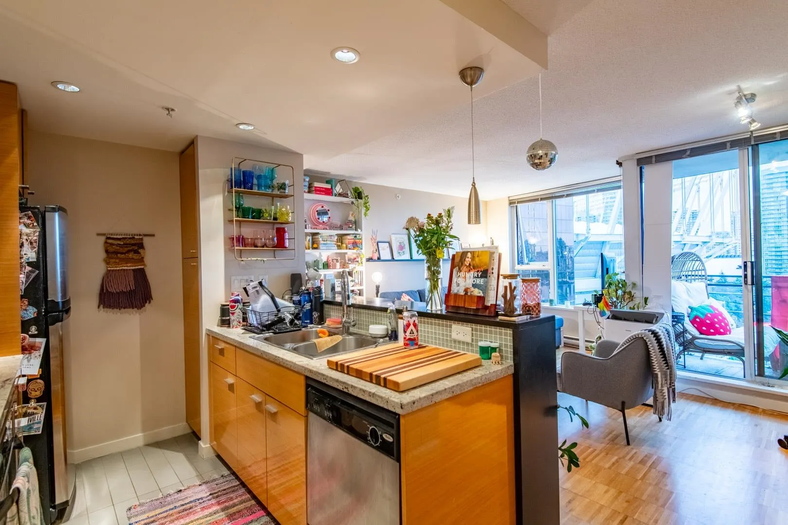 1901 33 Smithe Street