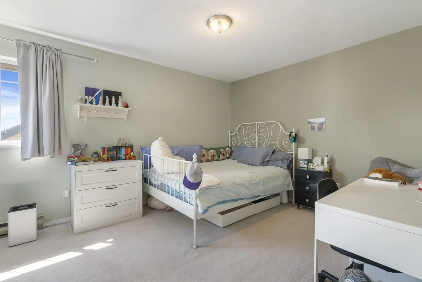 7911 164 Street