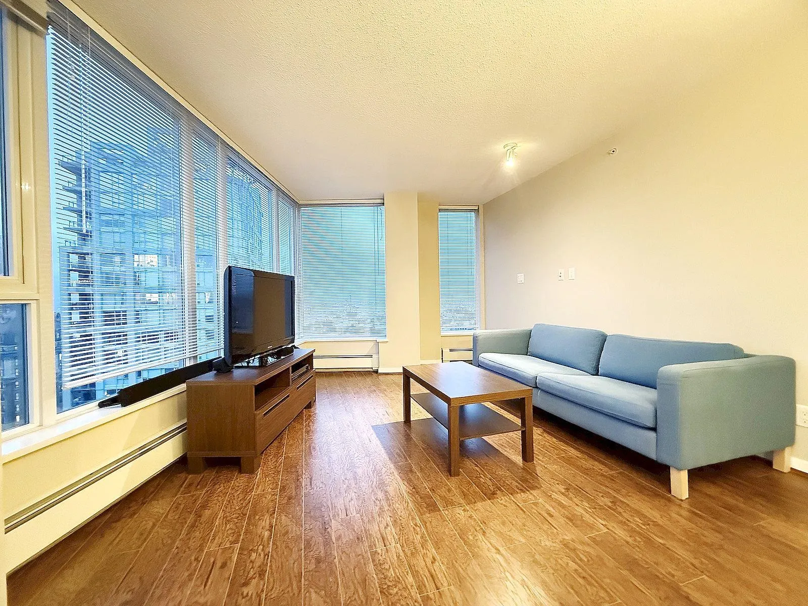 3103 188 Keefer Place