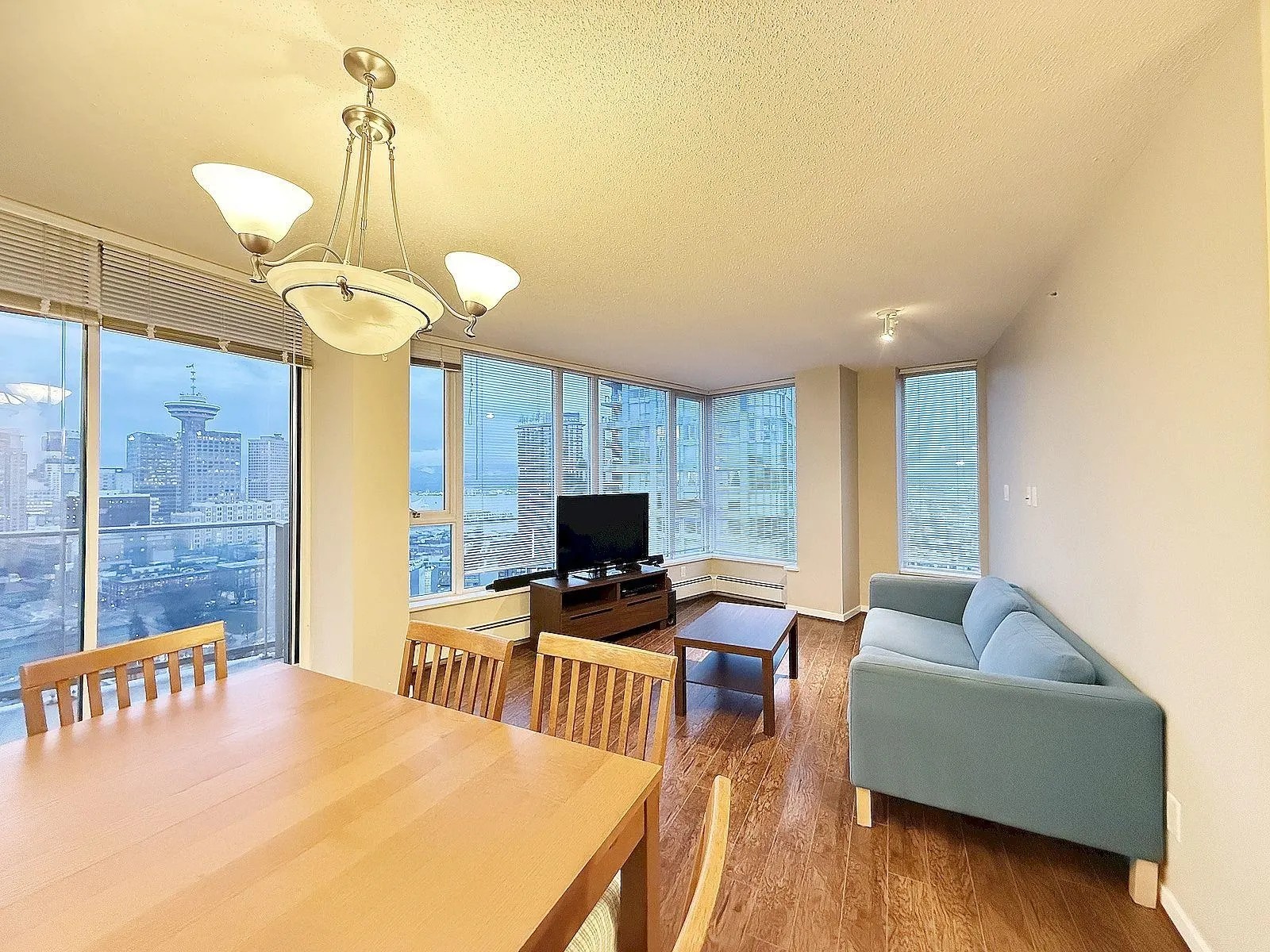 3103 188 Keefer Place