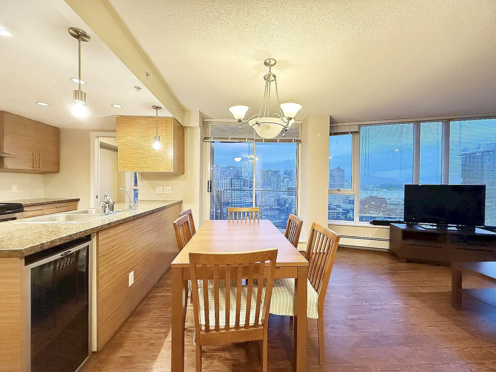 3103 188 Keefer Place