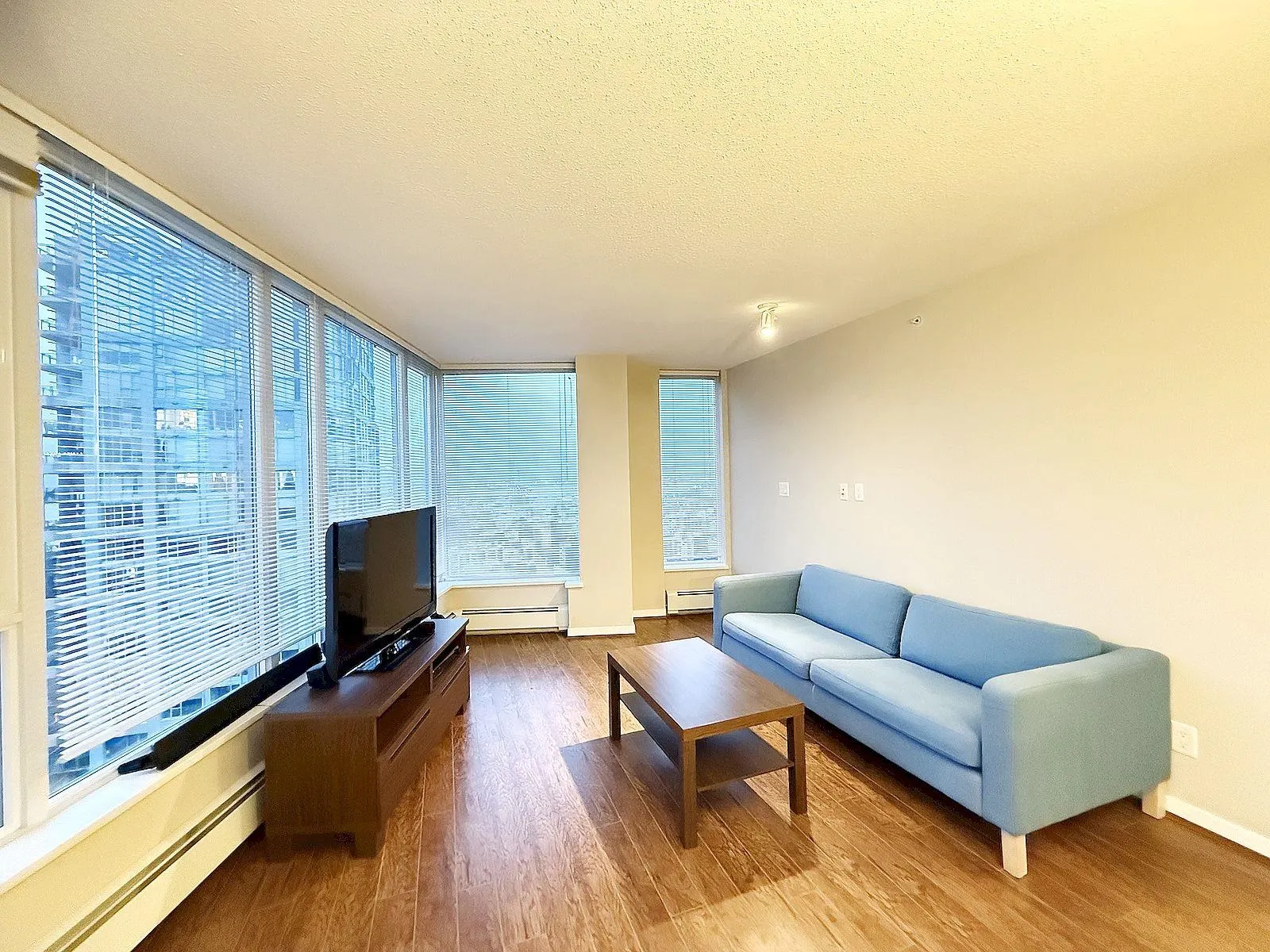 3103 188 Keefer Place