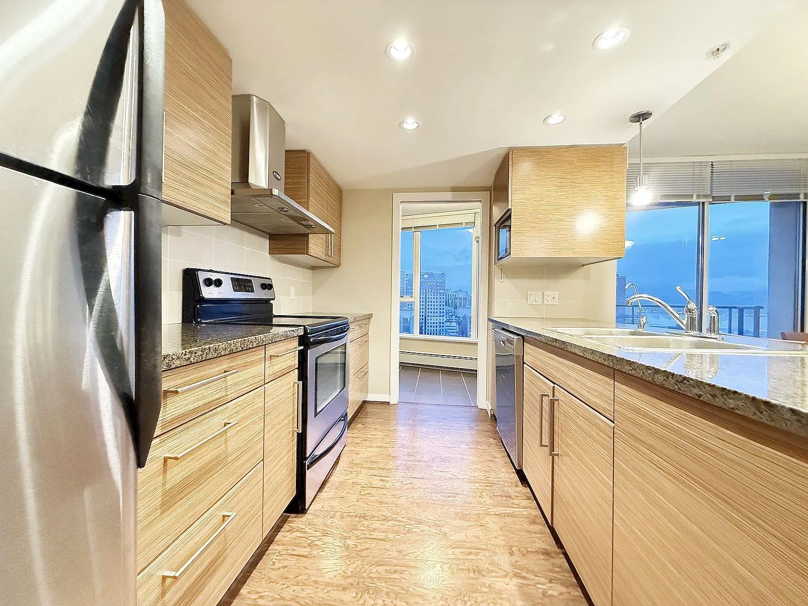 3103 188 Keefer Place