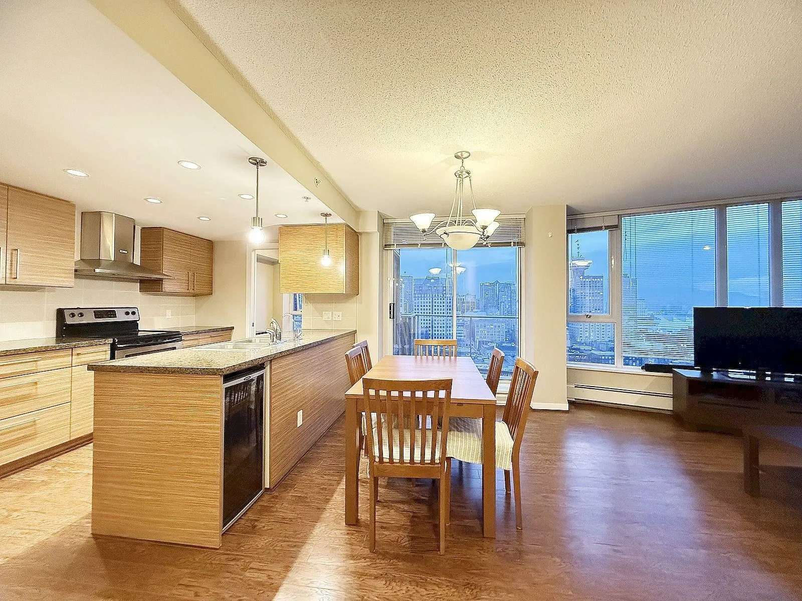 3103 188 Keefer Place