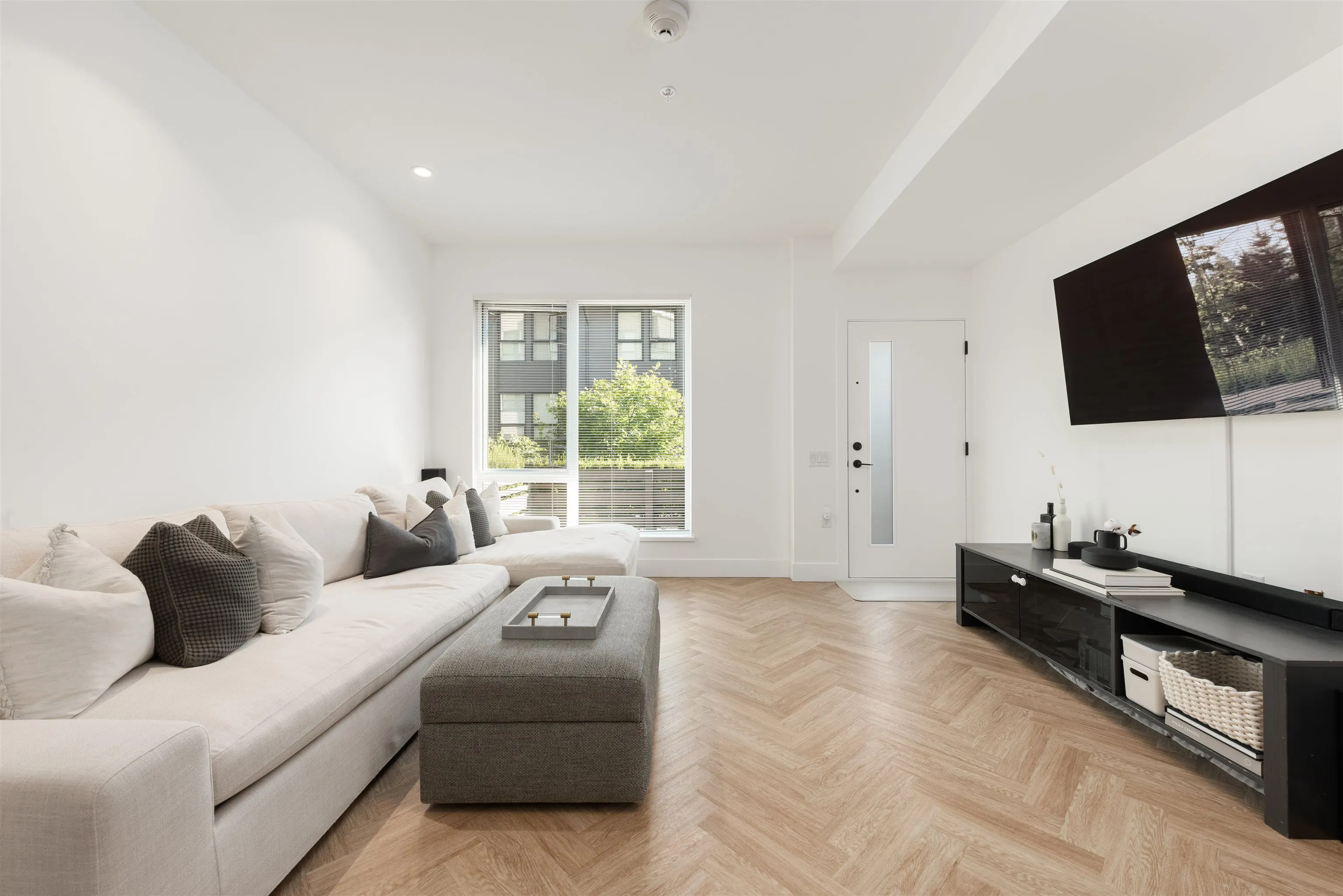 3 9278 Slopes Mews