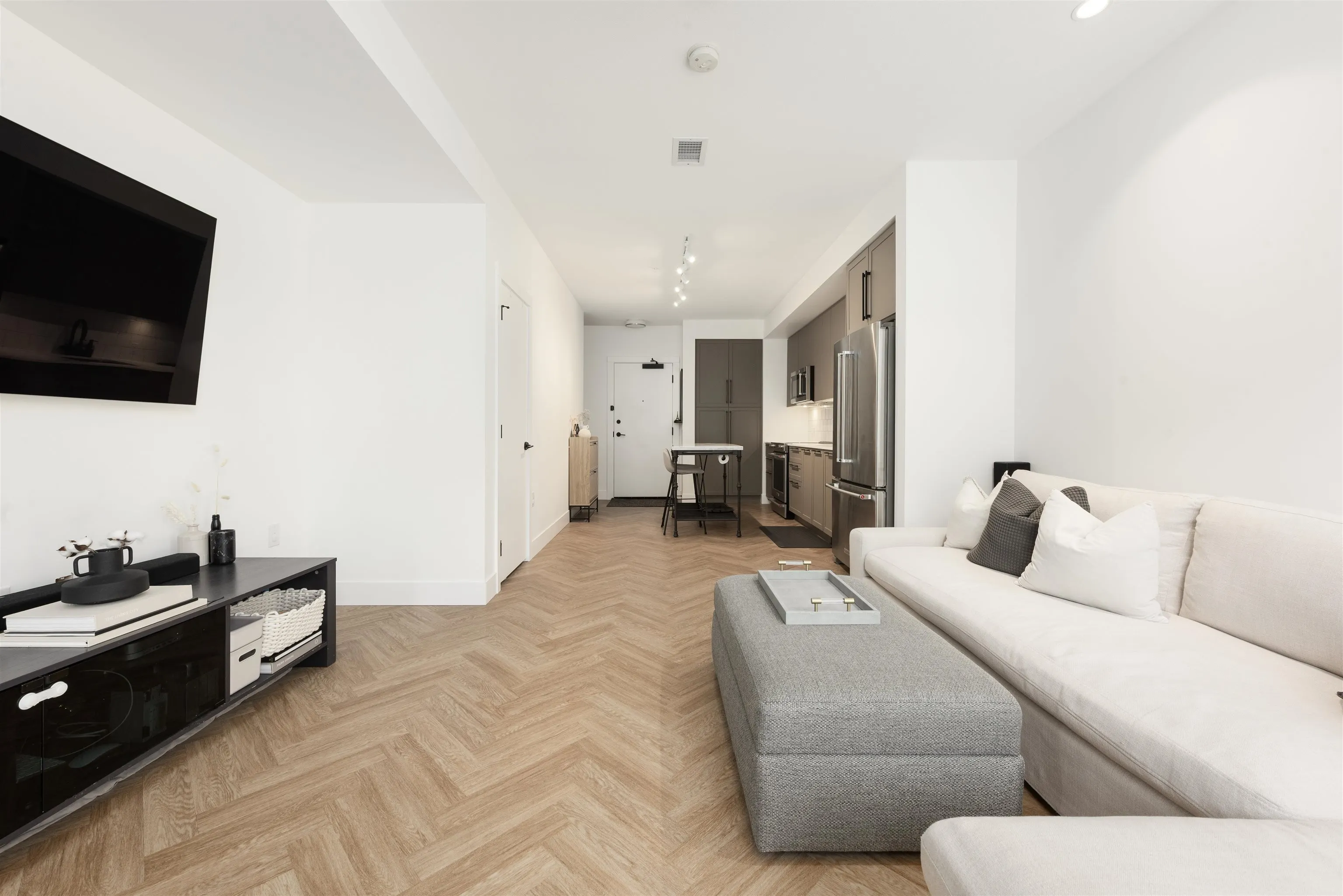 3 9278 Slopes Mews