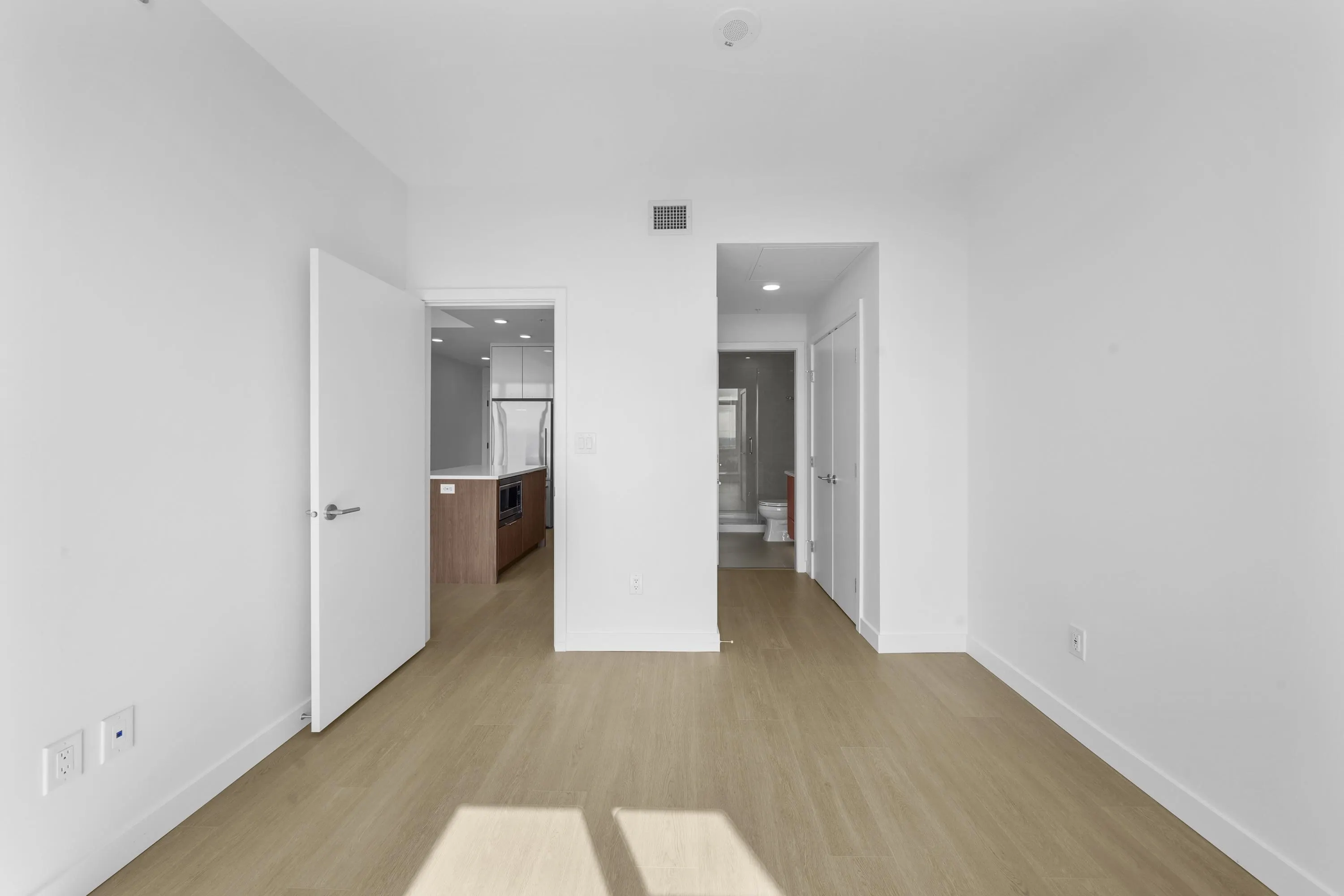 1601 699 Whiting Way