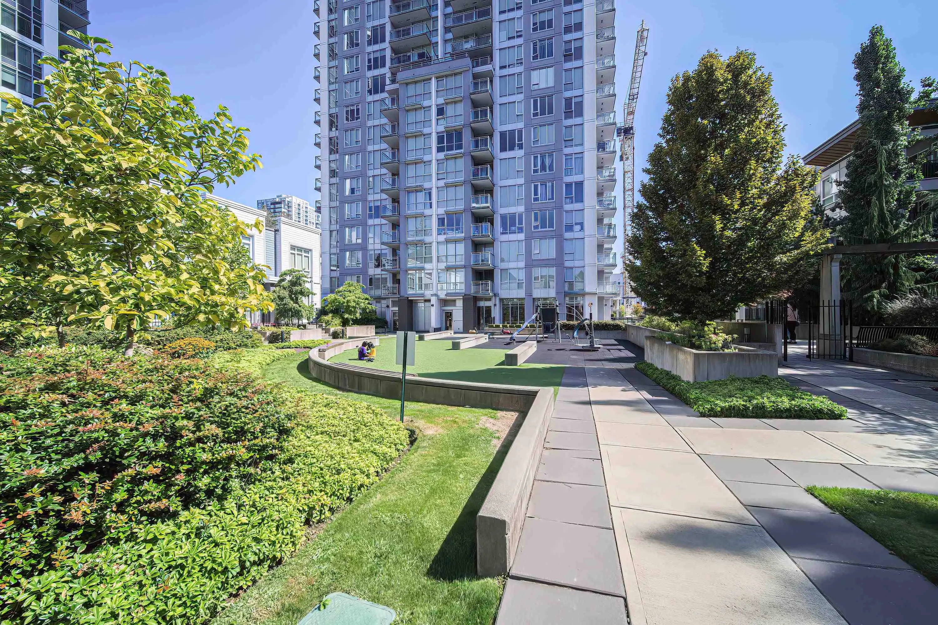 2309 13325 102a Avenue