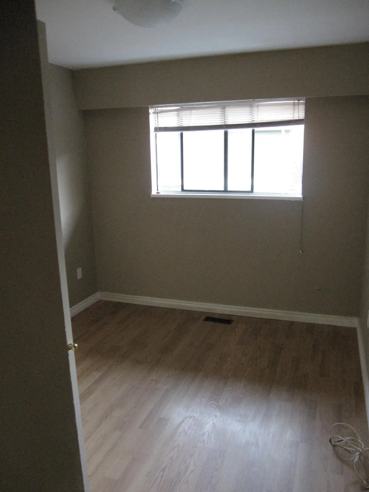 UPPER 2165 Prairie Avenue