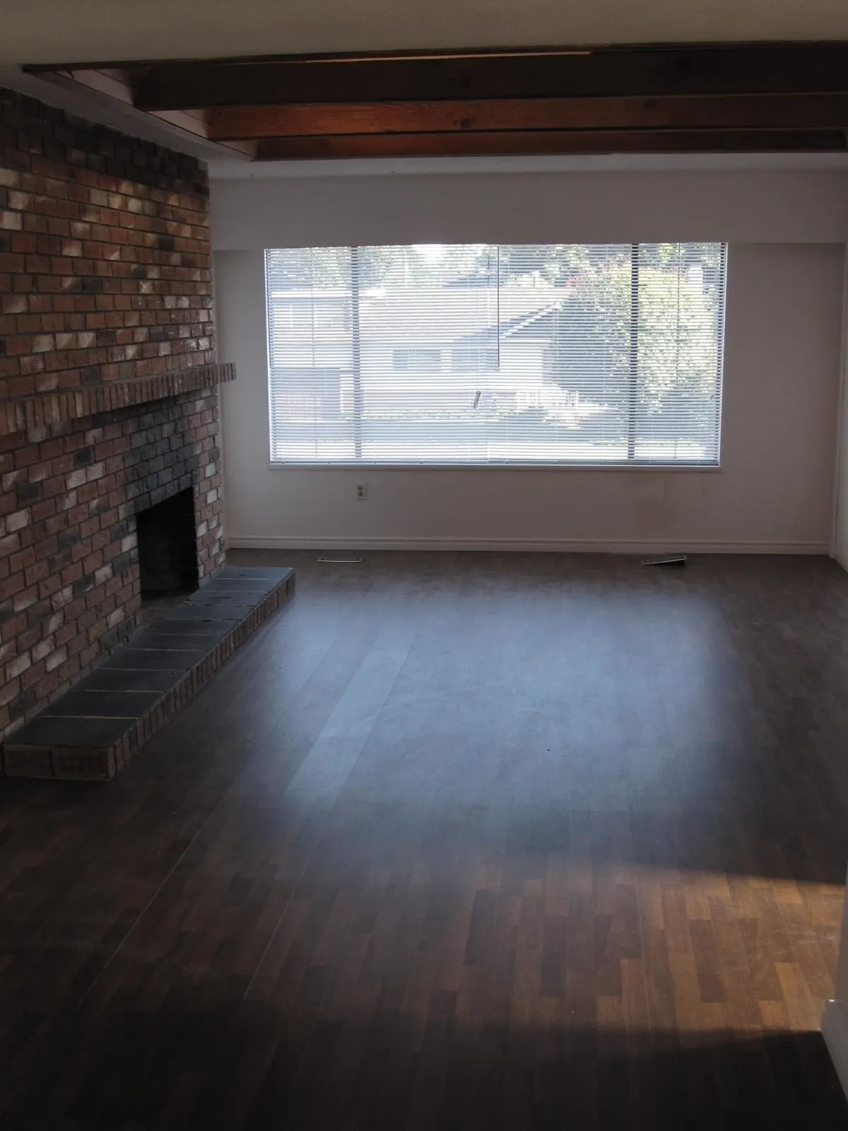 UPPER 2165 Prairie Avenue