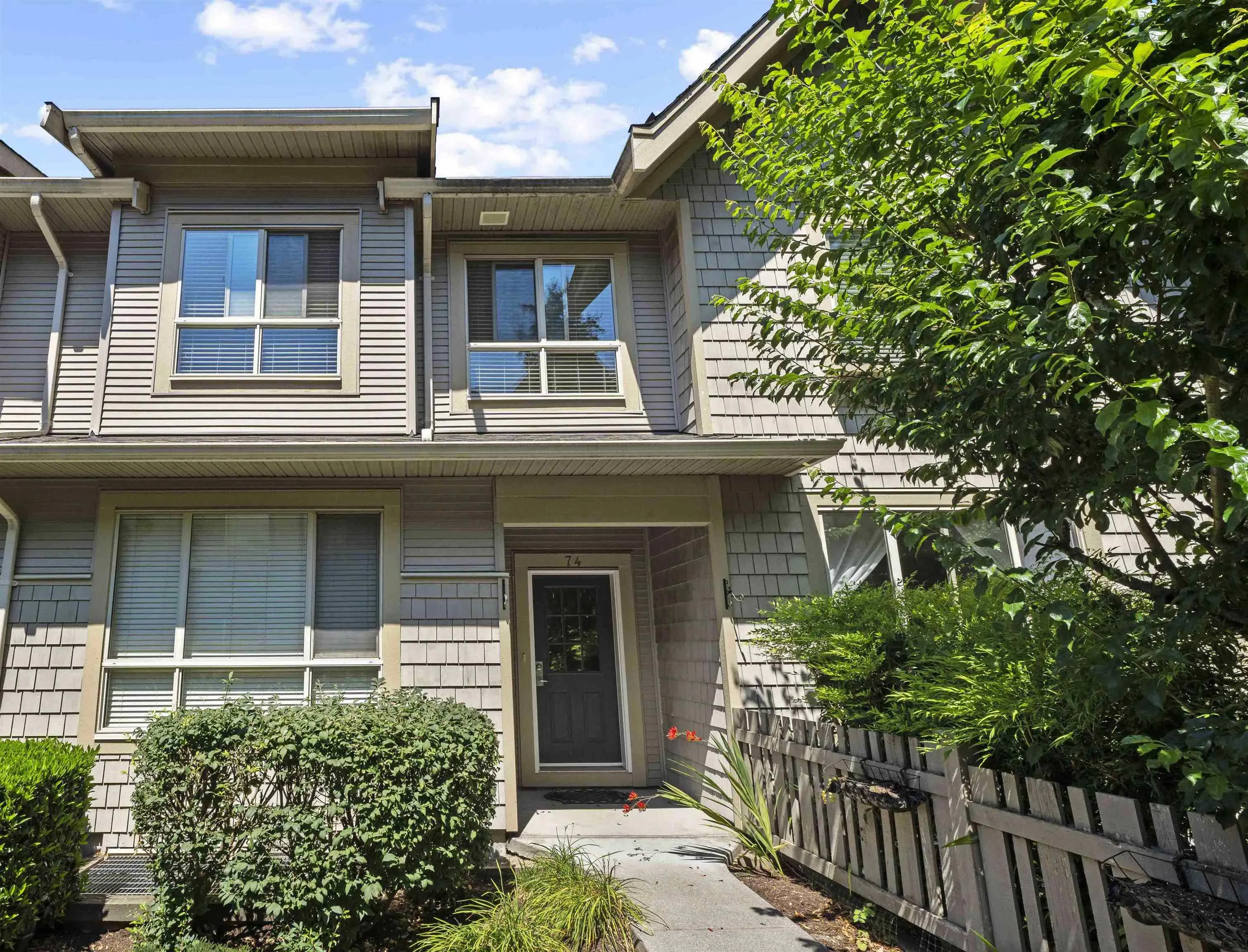74 2738 158 Street
