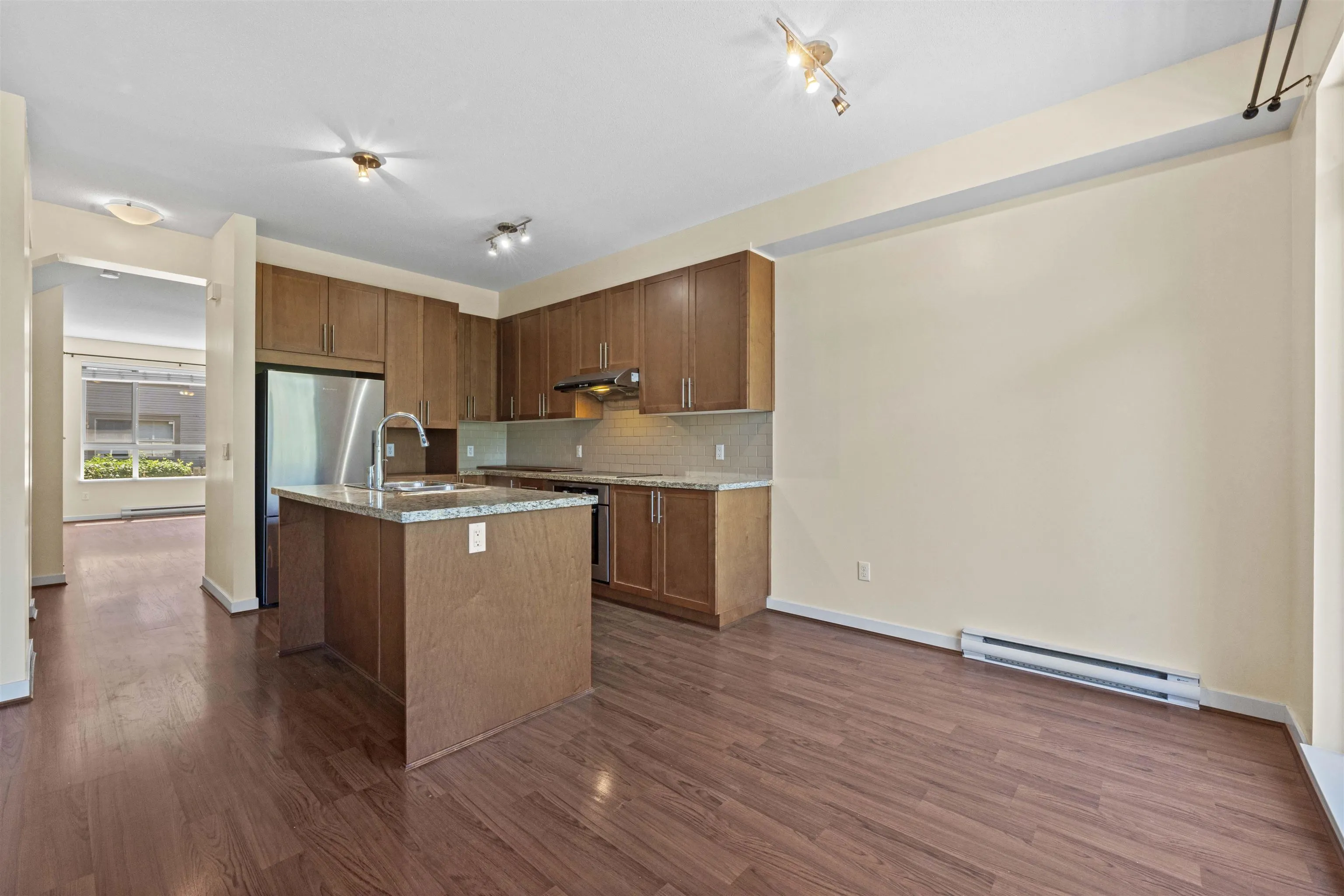 74 2738 158 Street