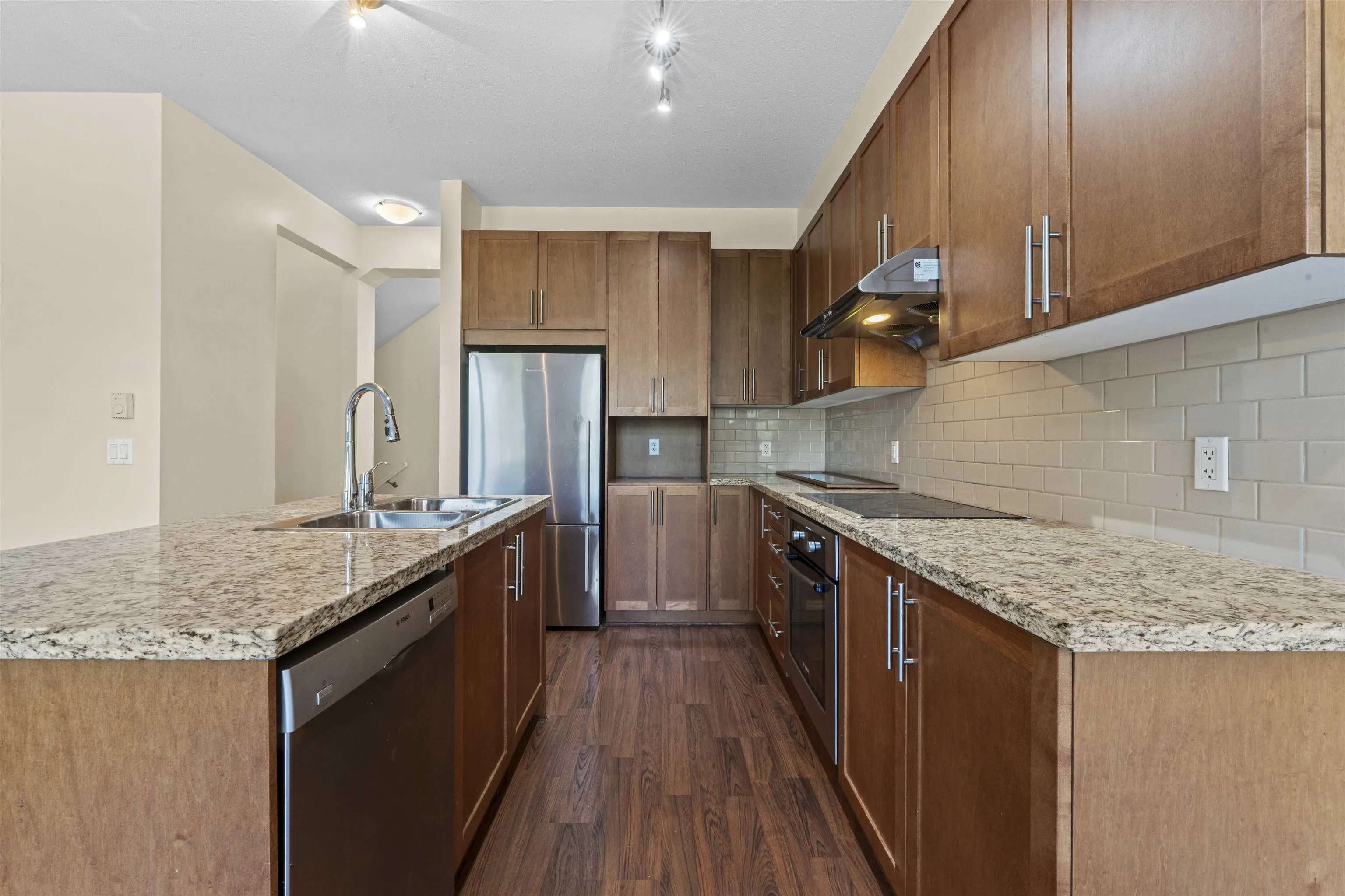 74 2738 158 Street
