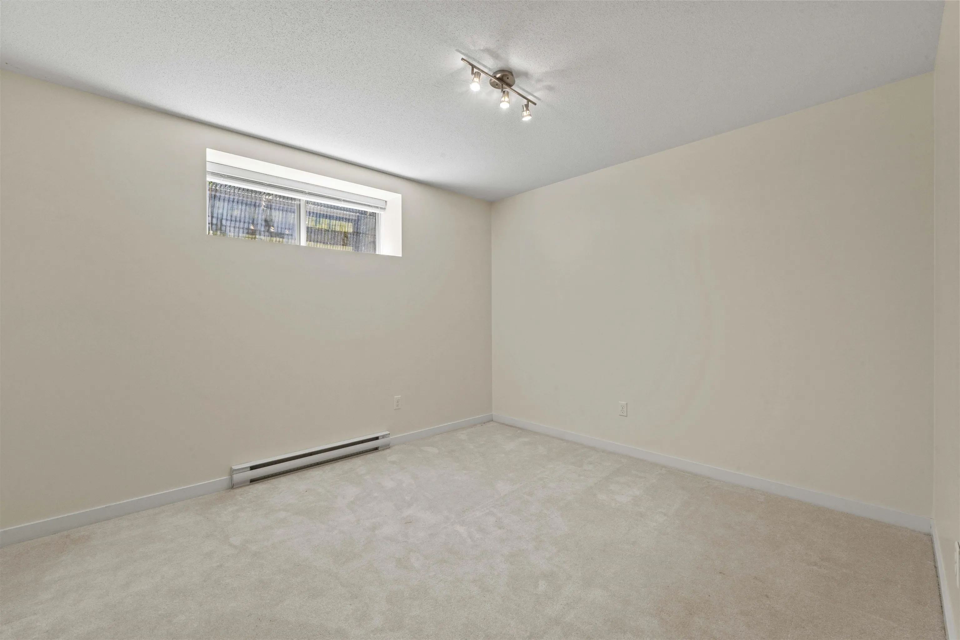 74 2738 158 Street