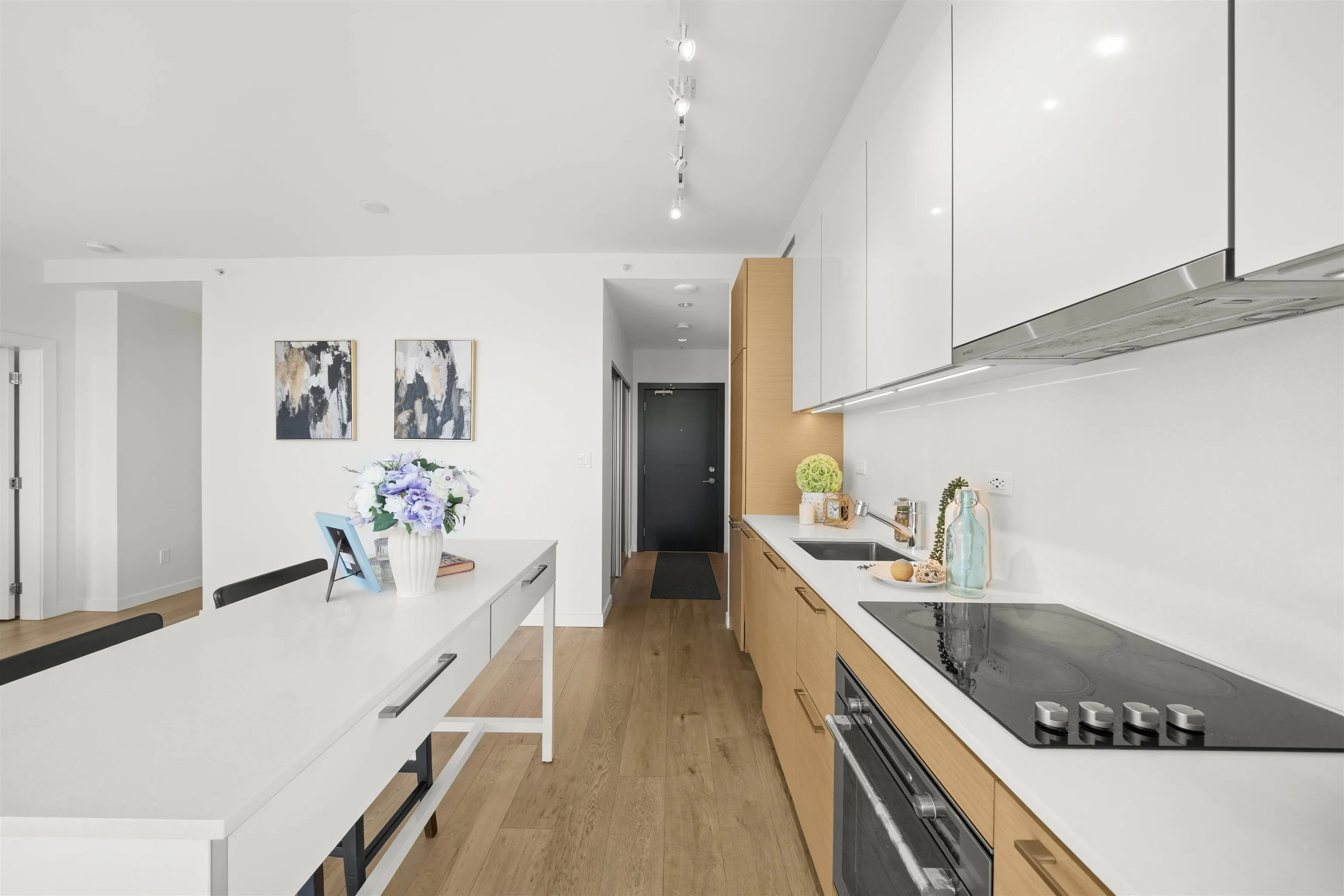 3303 13438 Central Avenue