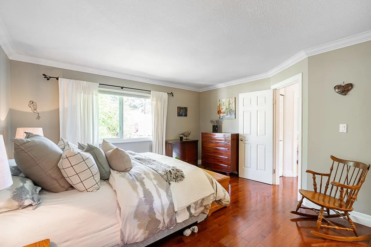 1304 Glenayre Drive