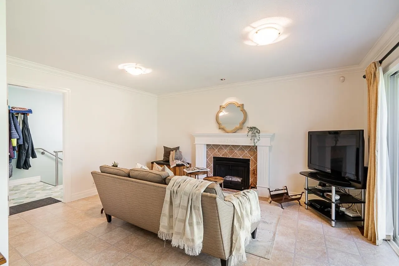 1304 Glenayre Drive