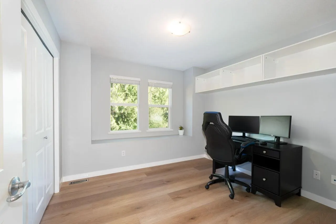 28 Alder Drive