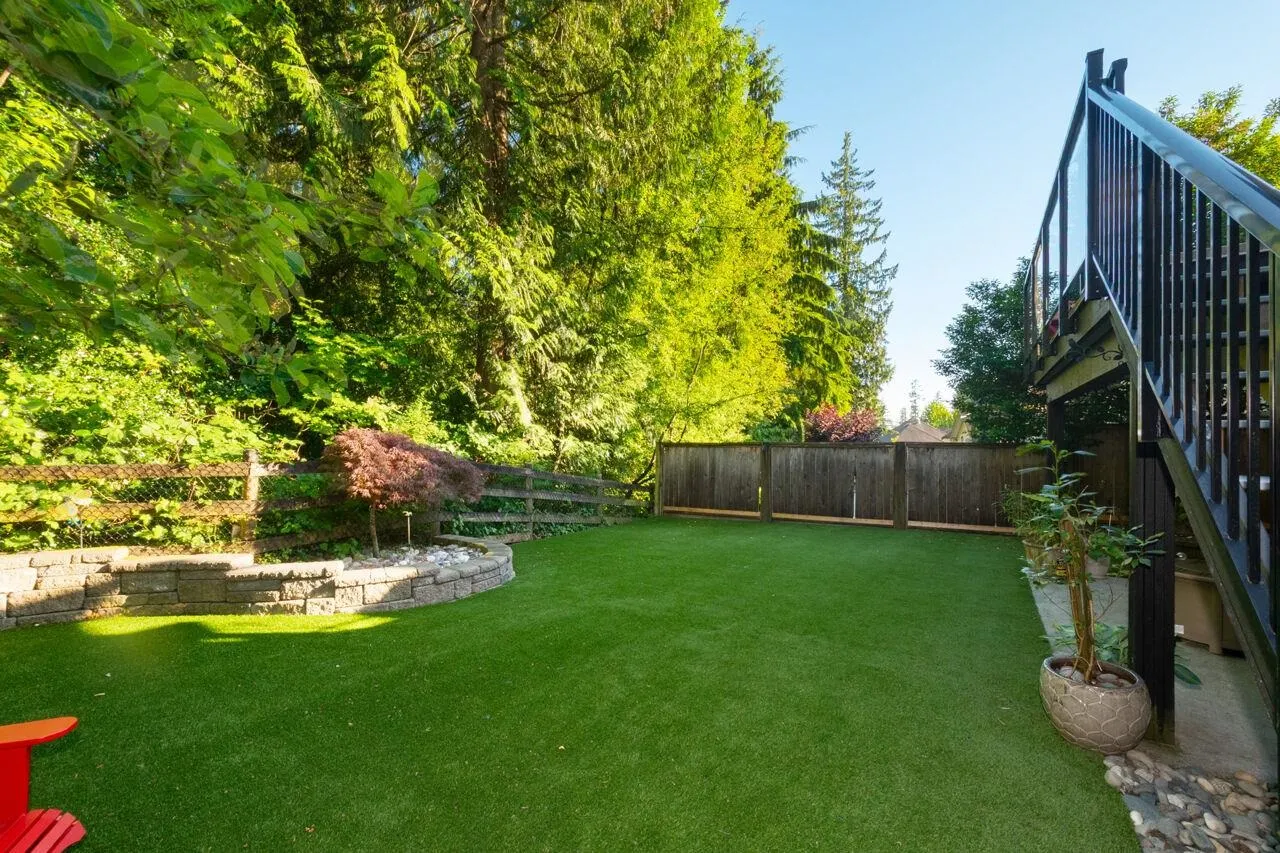 28 Alder Drive