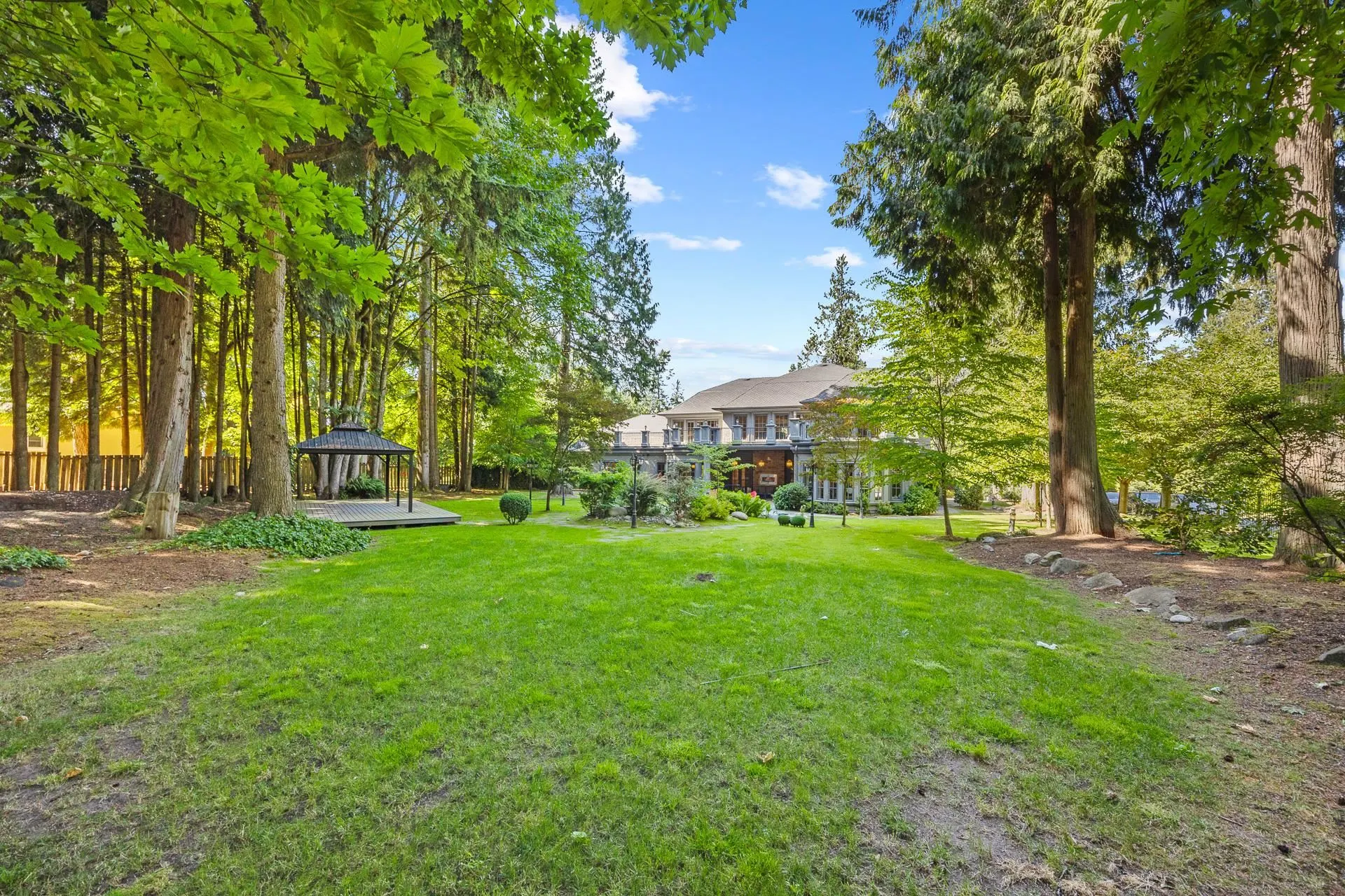 2923 Woodcrest Place