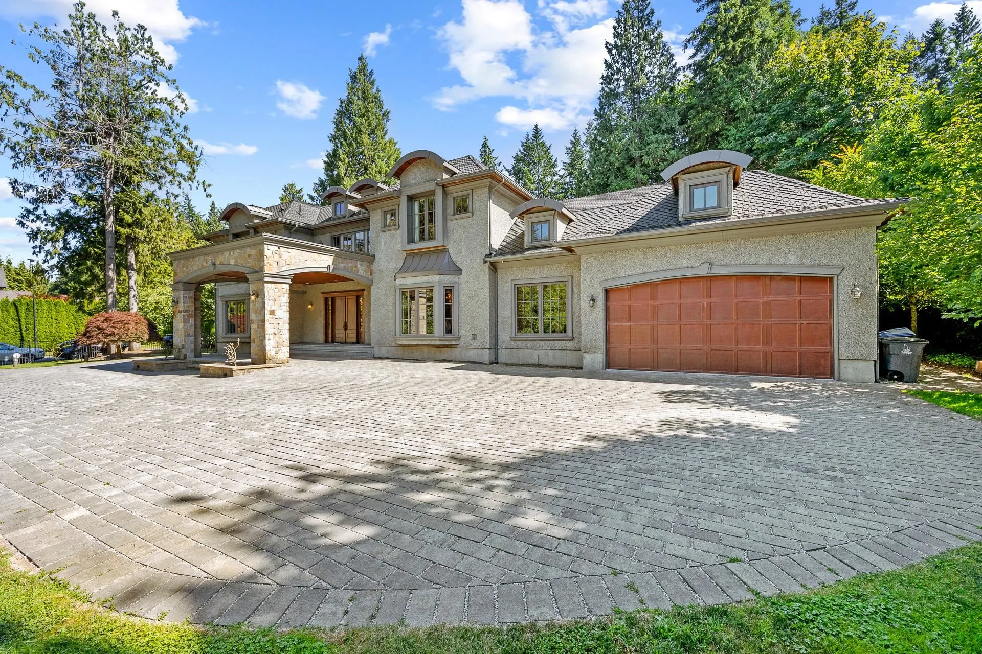 2923 Woodcrest Place