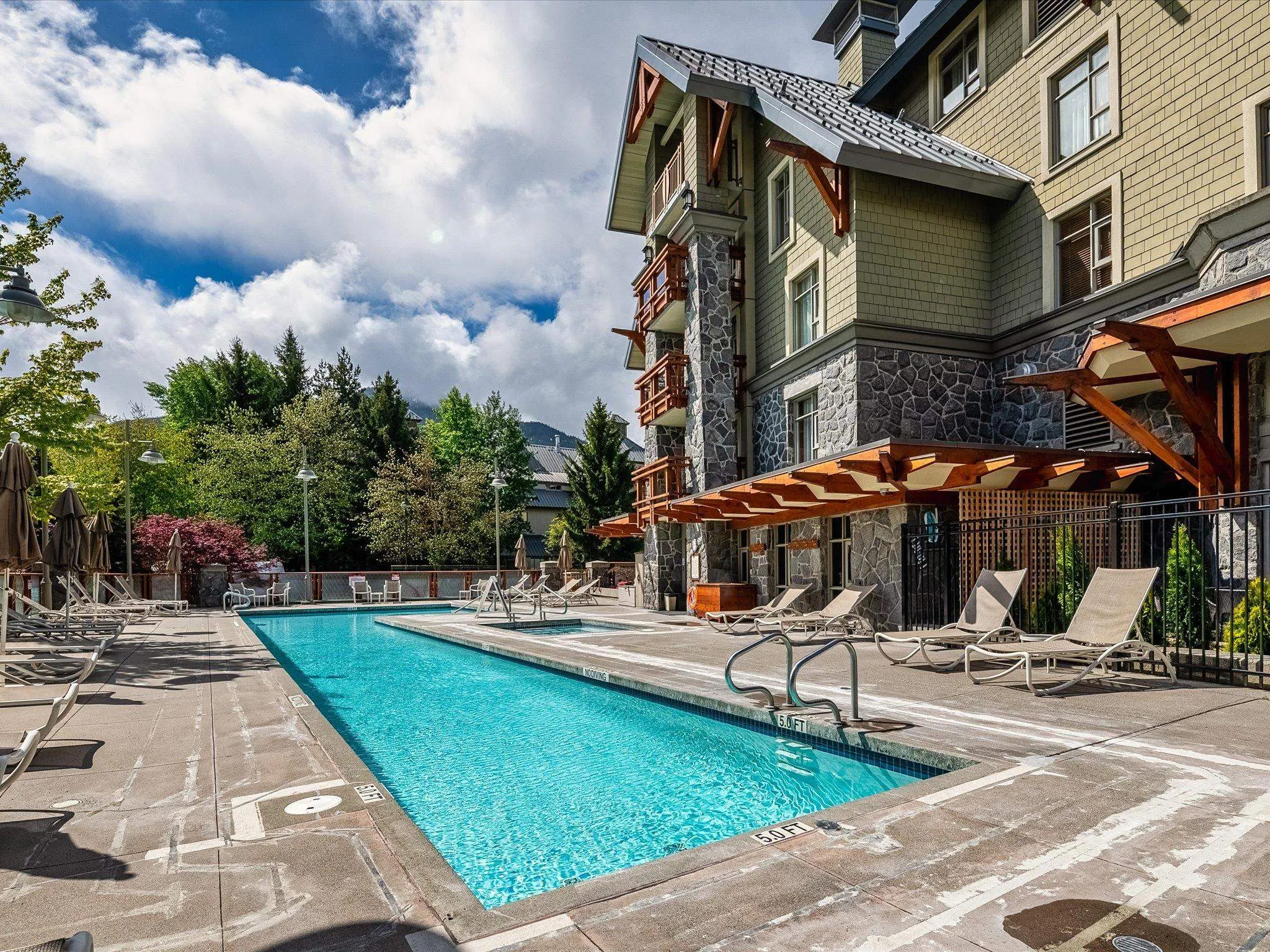6603 4299 Blackcomb Way