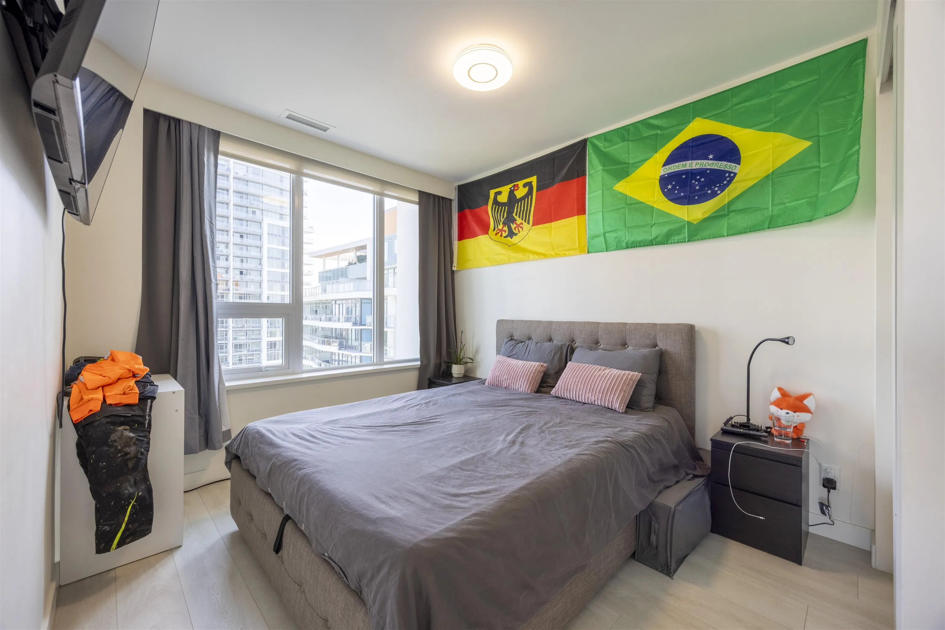 2605 13318 104 Avenue