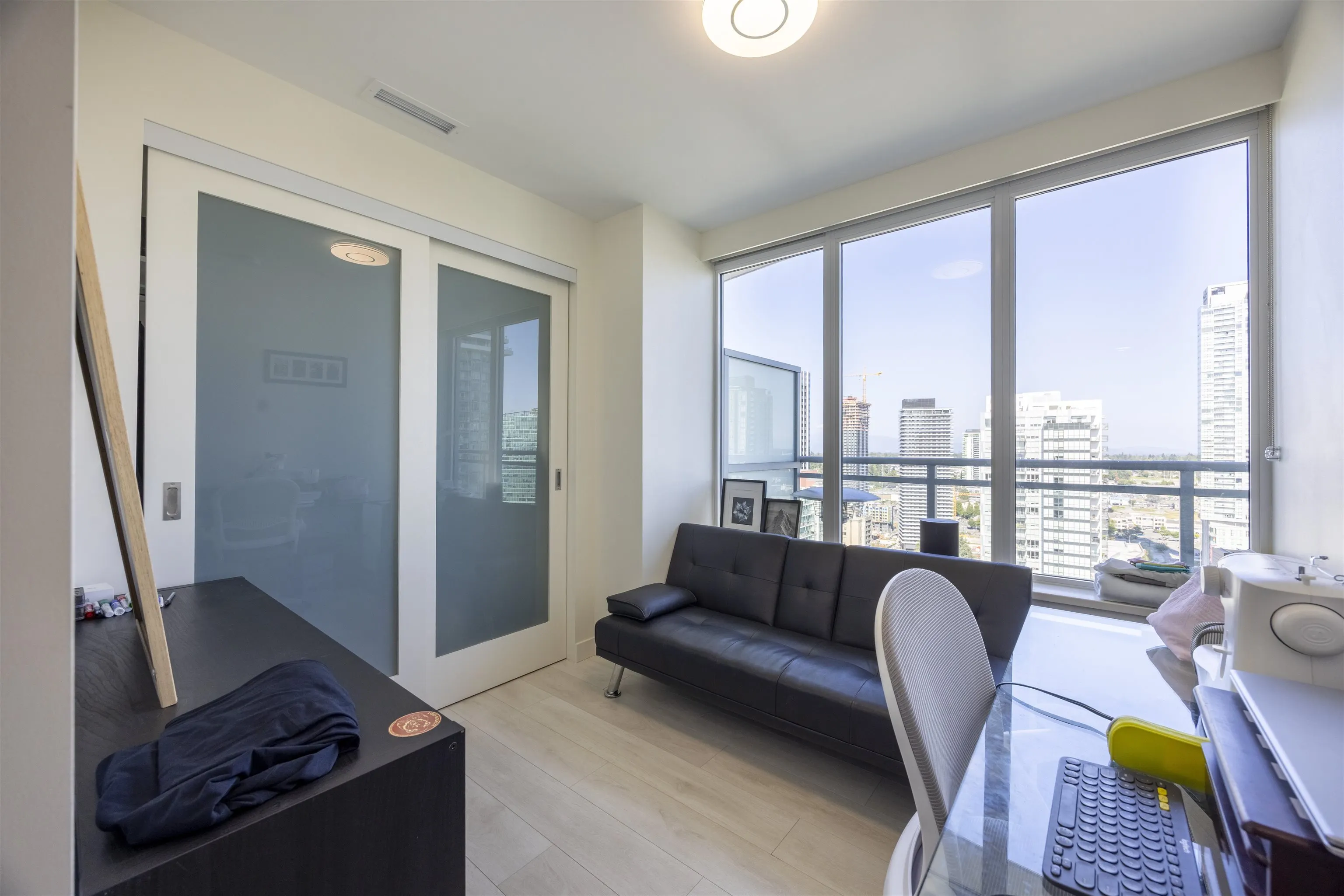 2605 13318 104 Avenue