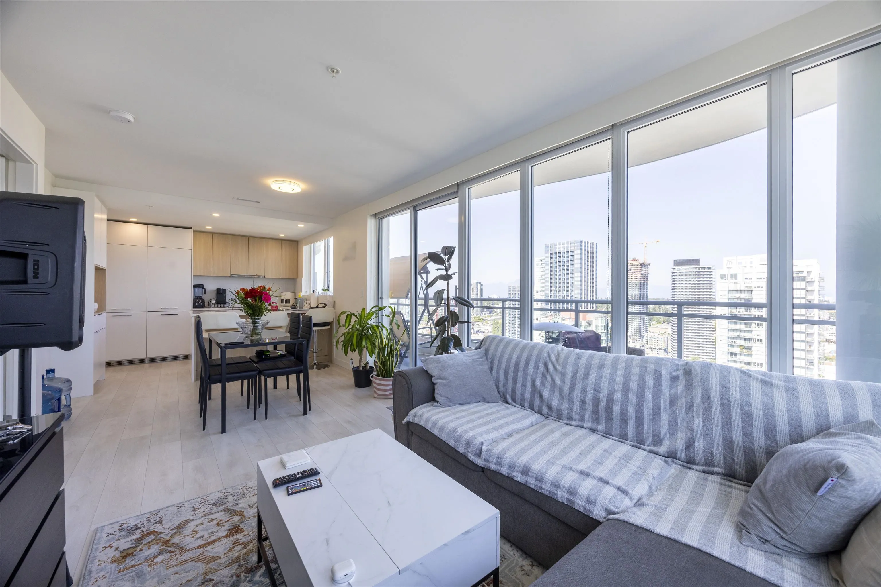 2605 13318 104 Avenue