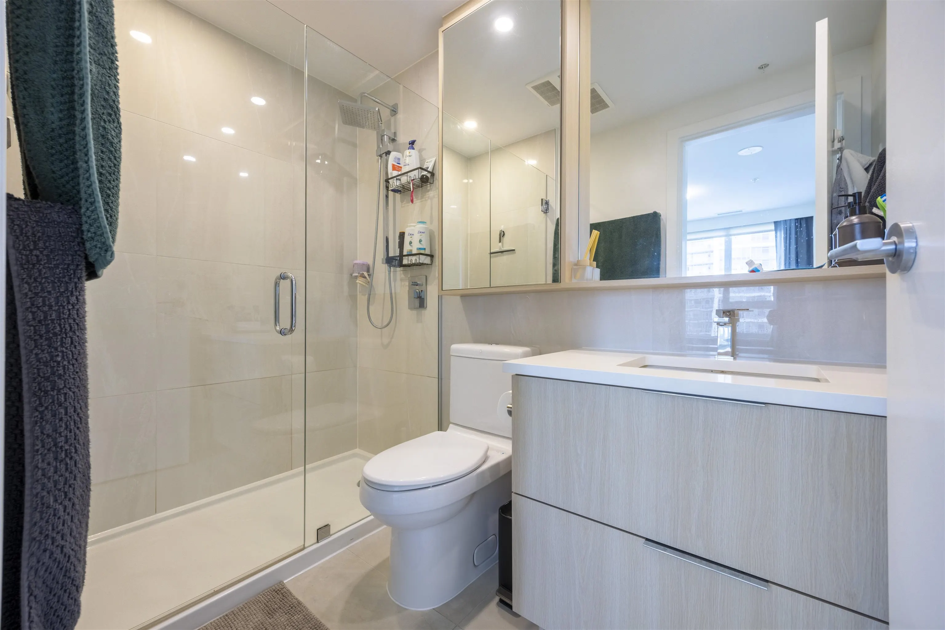 2605 13318 104 Avenue