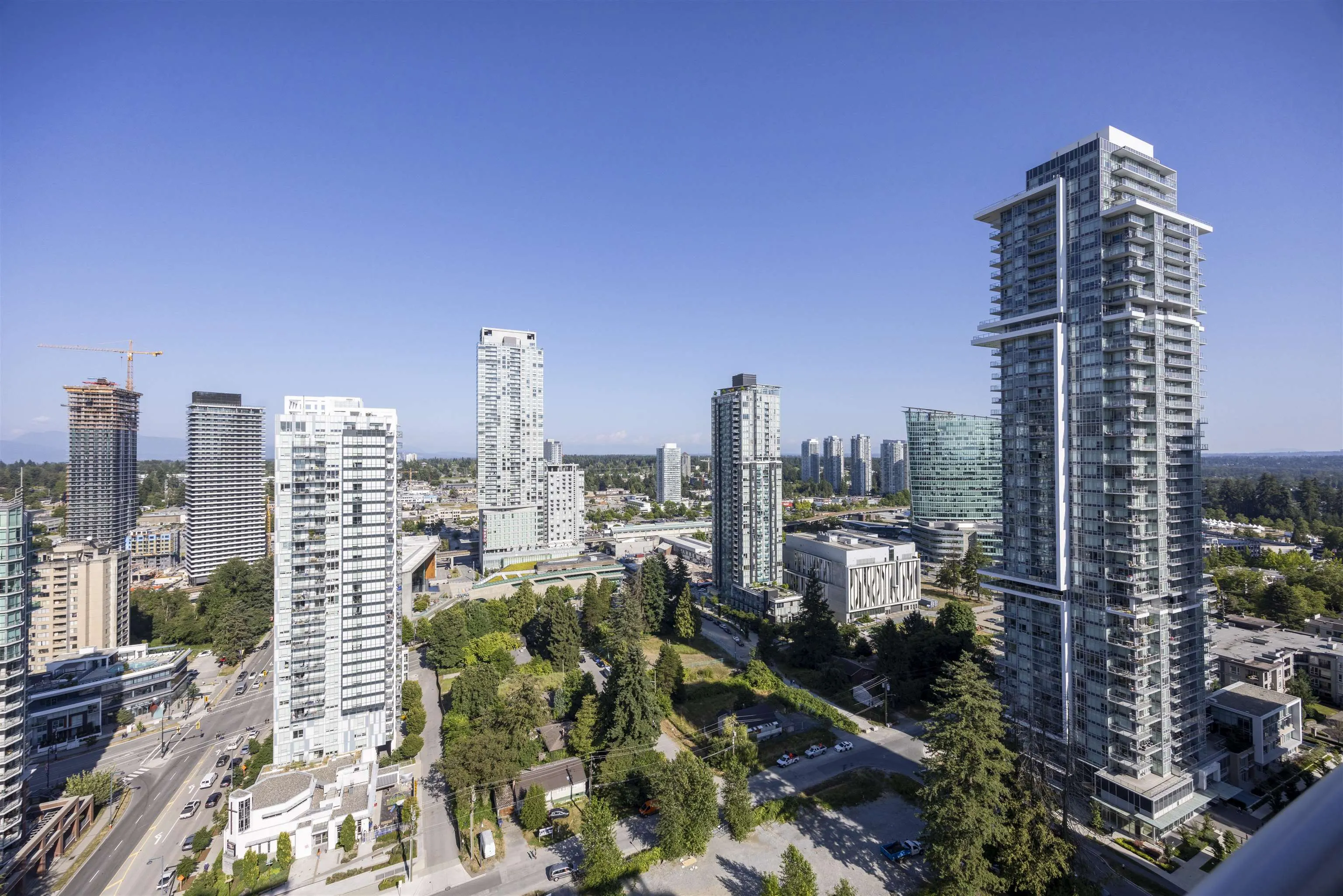 2605 13318 104 Avenue