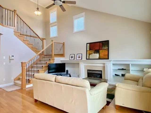 60XX Dunsmuir Crescent