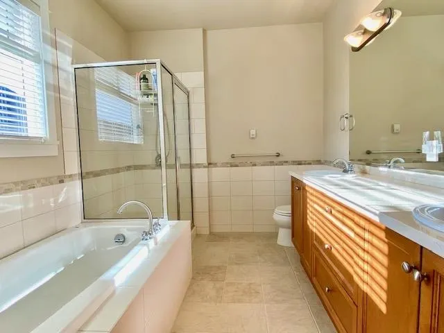 60XX Dunsmuir Crescent