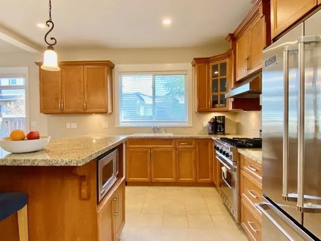 60XX Dunsmuir Crescent