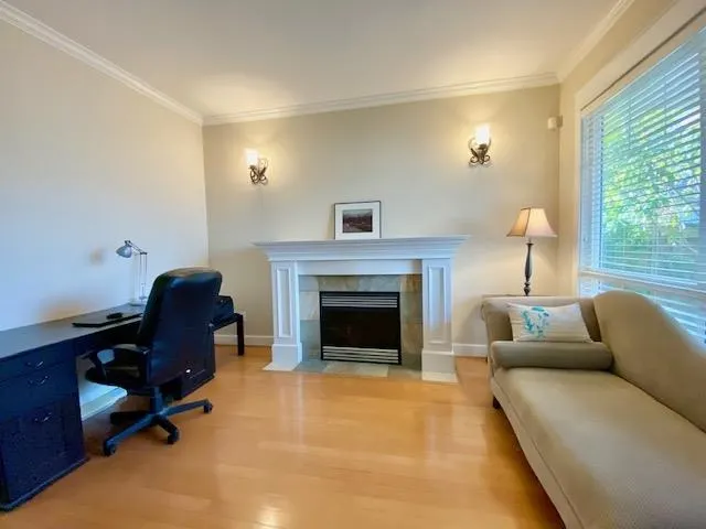 60XX Dunsmuir Crescent