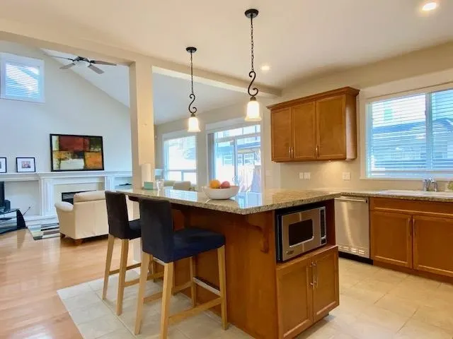 60XX Dunsmuir Crescent