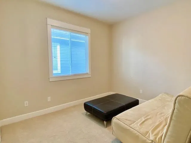 60XX Dunsmuir Crescent