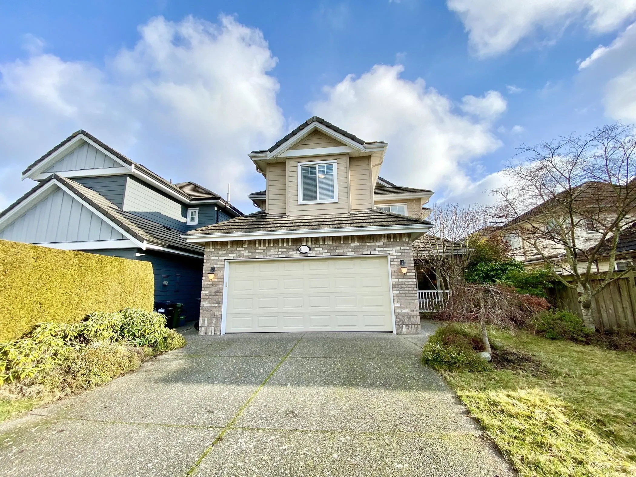 60XX Dunsmuir Crescent