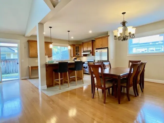 60XX Dunsmuir Crescent