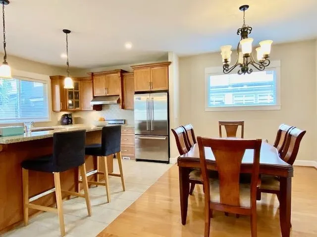 60XX Dunsmuir Crescent