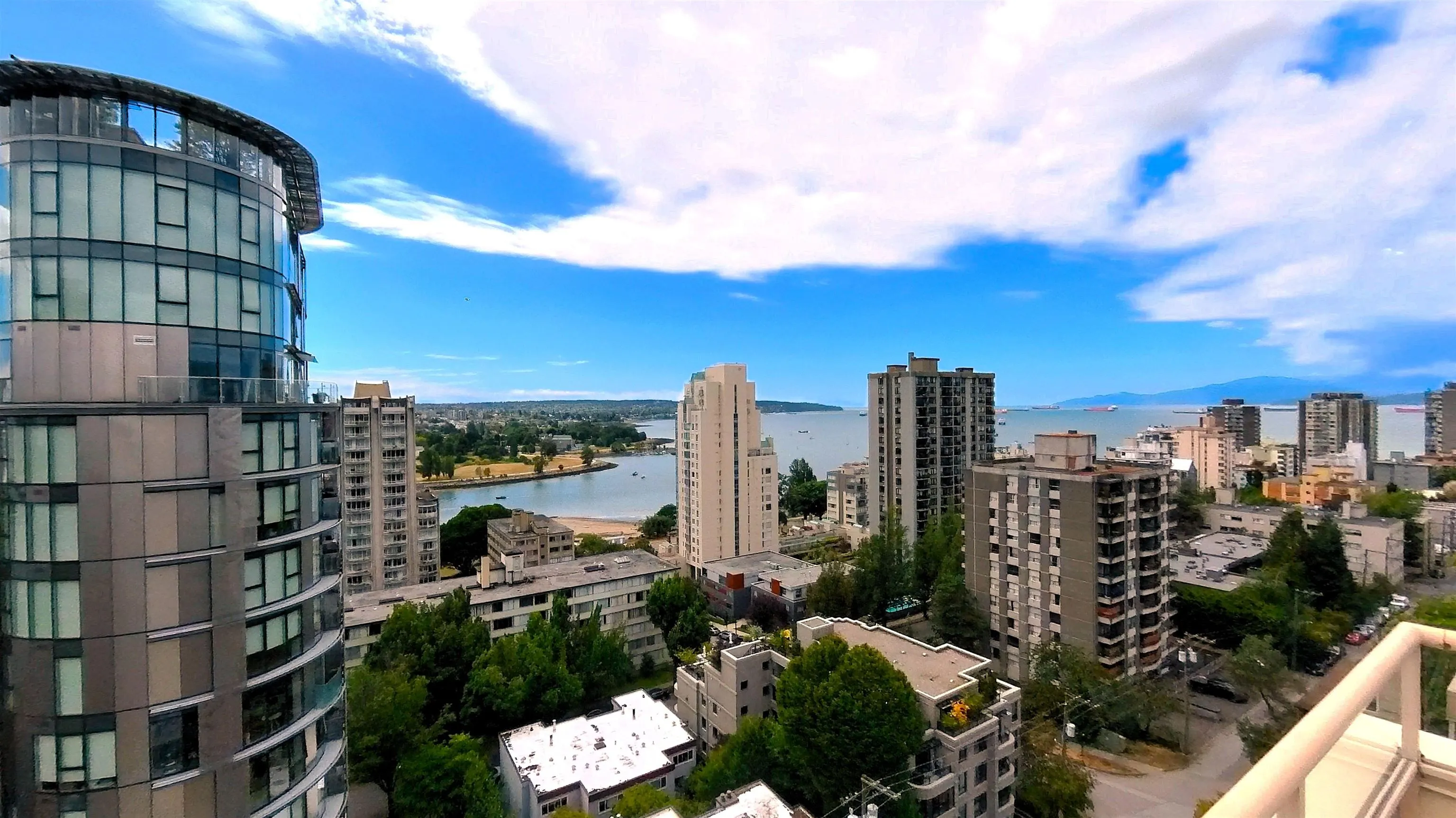 905 1250 Burnaby Street