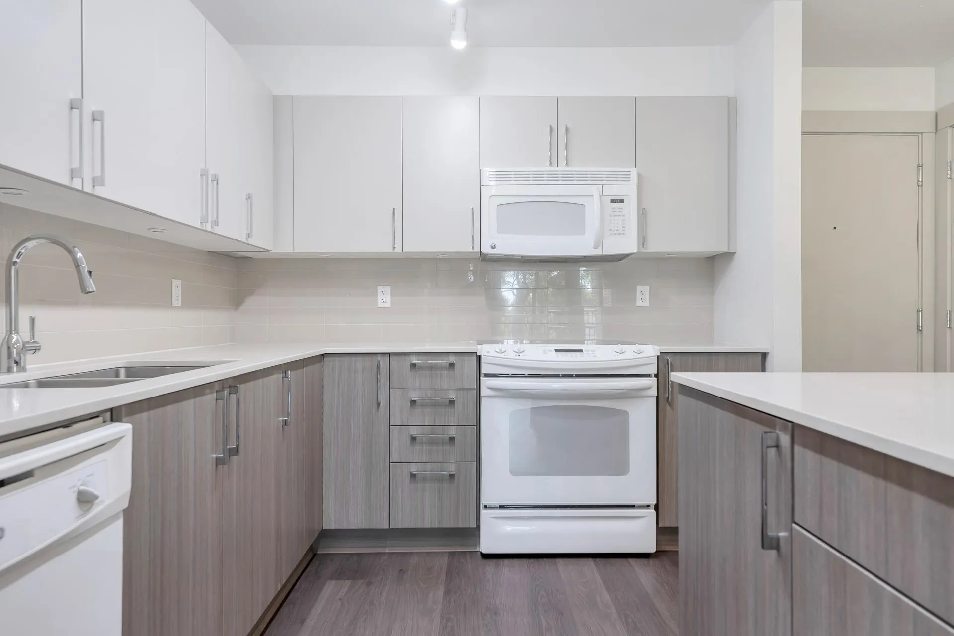212 8695 160 Street