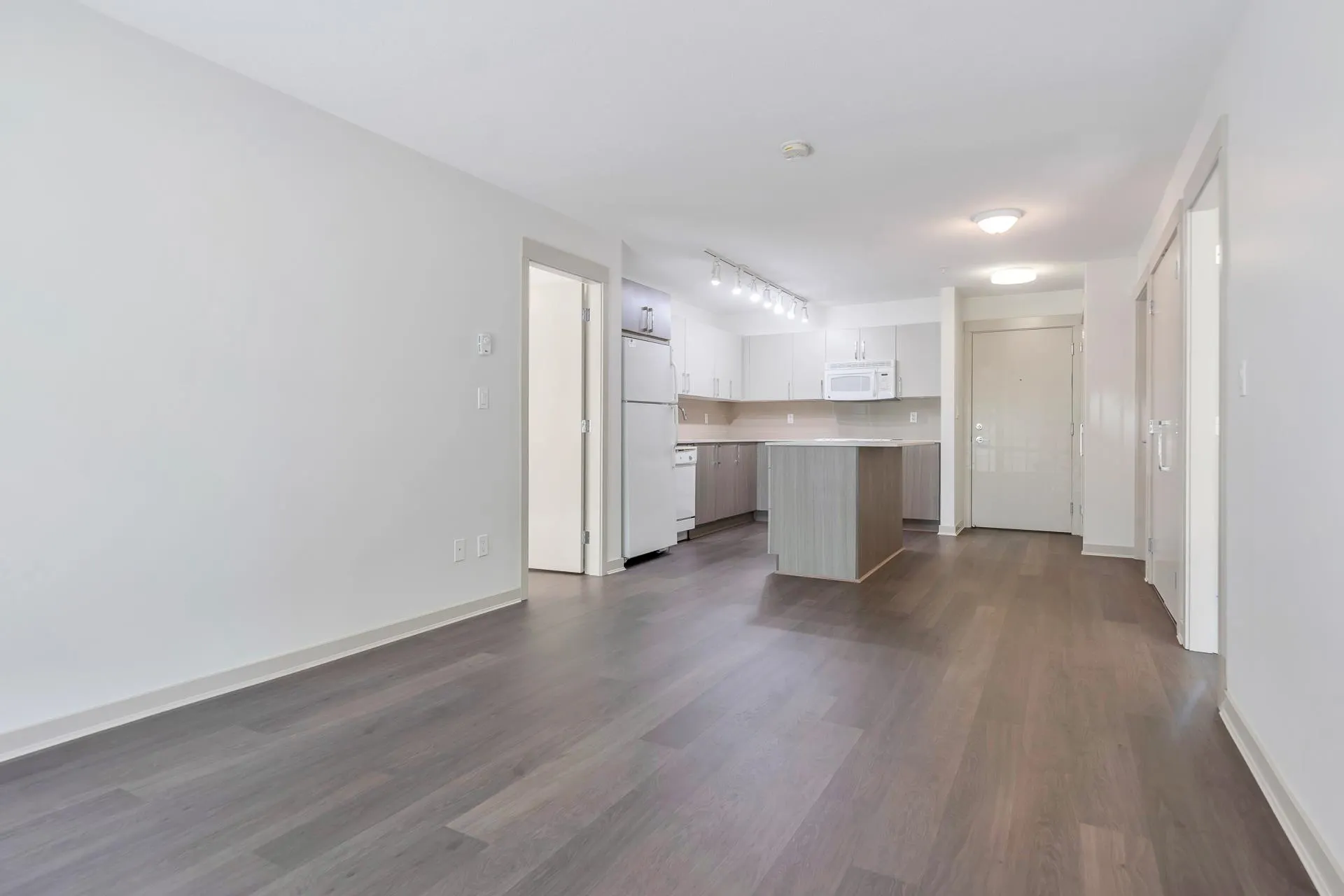 212 8695 160 Street
