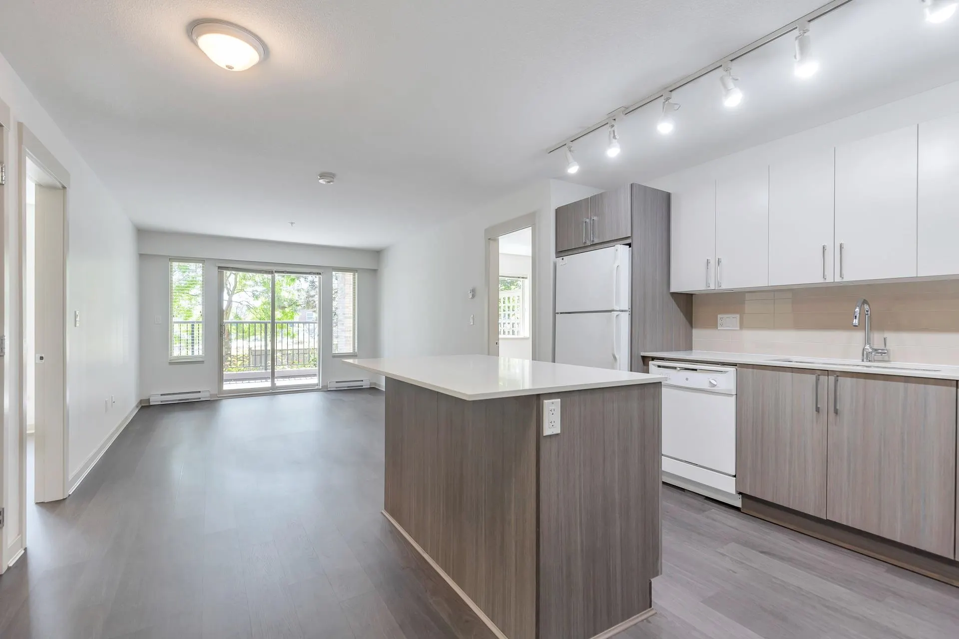212 8695 160 Street