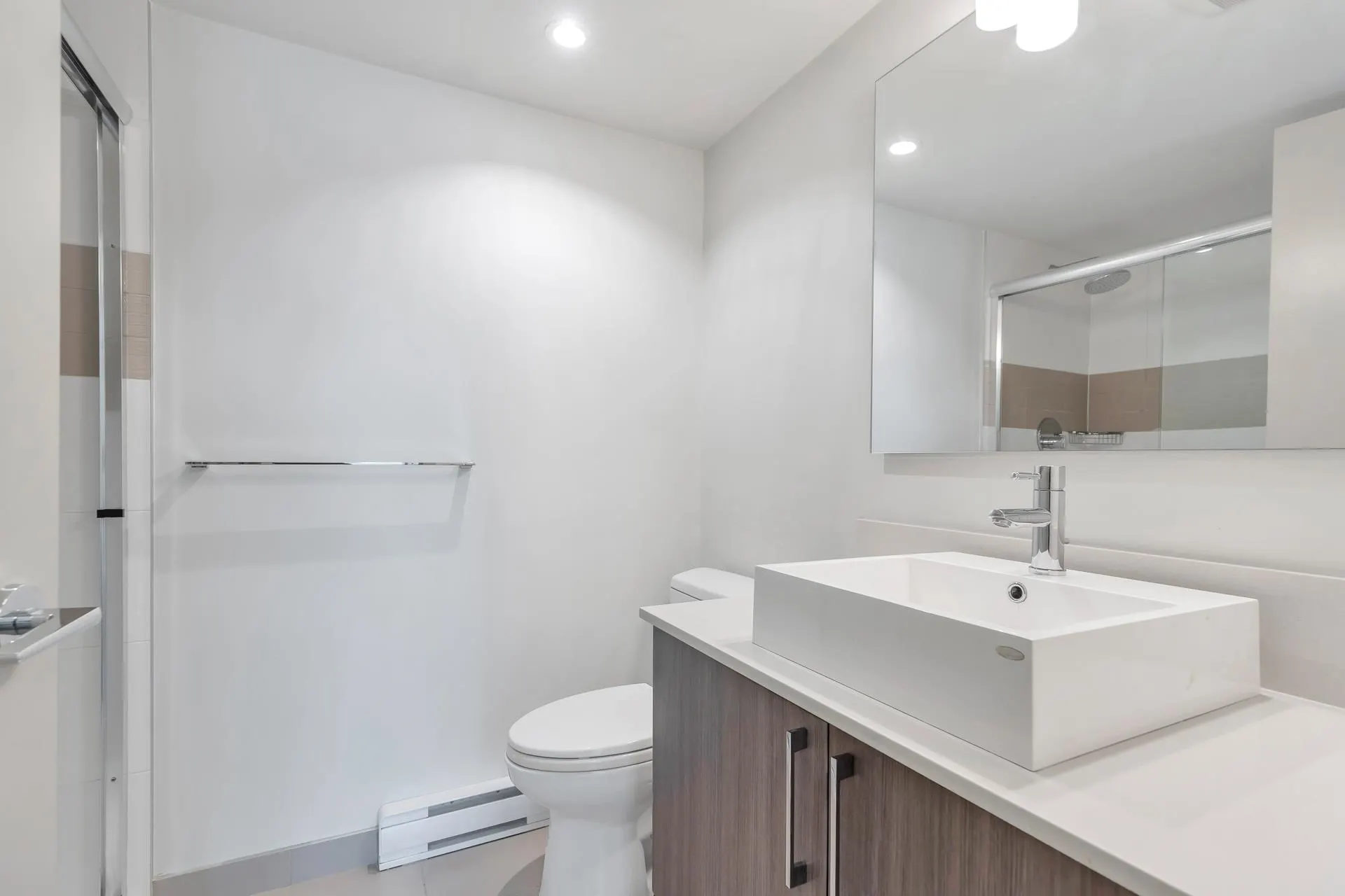 212 8695 160 Street