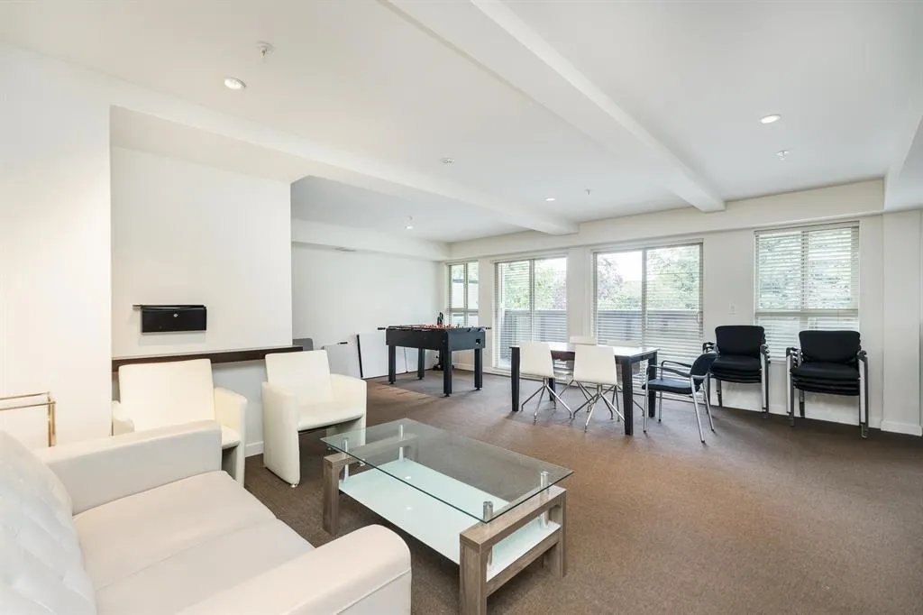 212 8695 160 Street