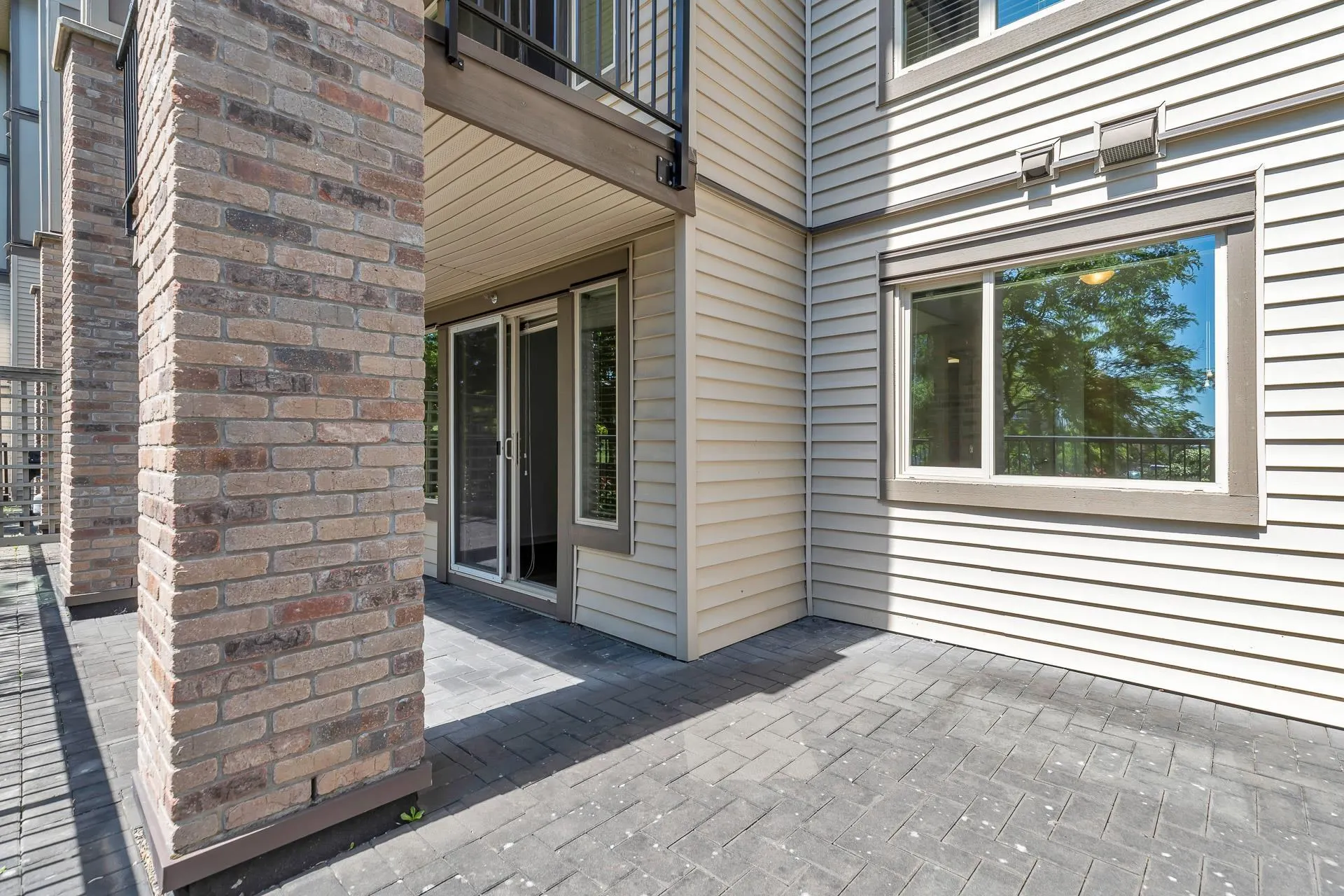 212 8695 160 Street