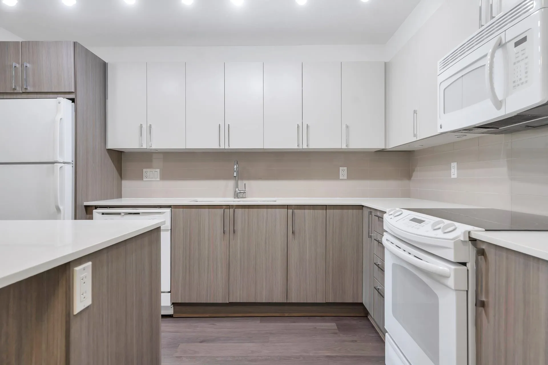 212 8695 160 Street